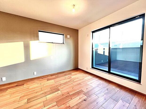 寝室にもご利用いただける居室スペースです。5.2帖と5.2帖の続き間になっております。