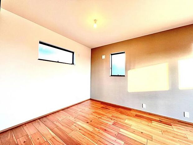 寝室と続き間の洋室です。