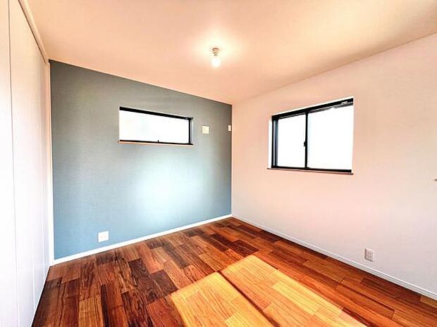 子供部屋や趣味の部屋など用途に合わせてお使いいただけます。この部屋は4.4帖と5.2帖の続き間。将来間仕切りで2部屋にもなります。