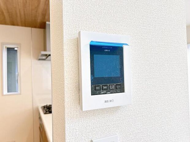 訪問者を確認できるTVモニター付きインターフォンです。