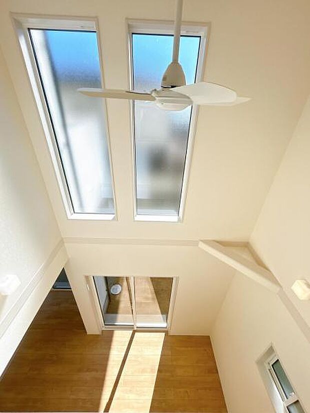 リビングの吹抜け画像です。