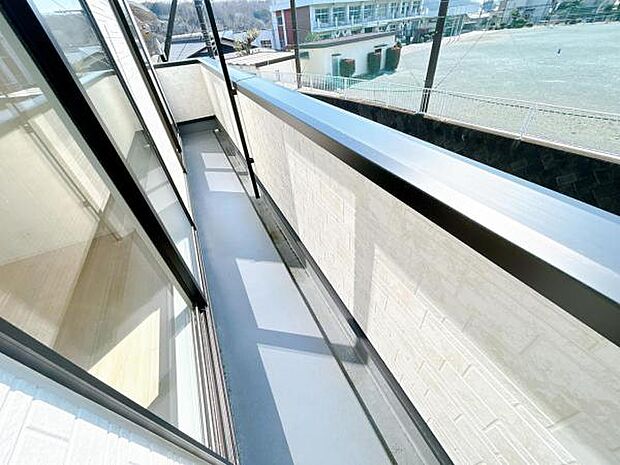 お洗濯ものを気持ち良く太陽の光で干せるのが嬉しいですね。