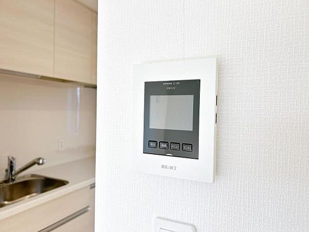 訪問者を確認できるTVモニター付きインターフォンです。