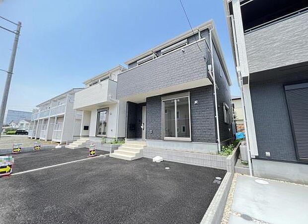 駐車場ももちろん完備しておりますのでお車所有の方にも心強いです。