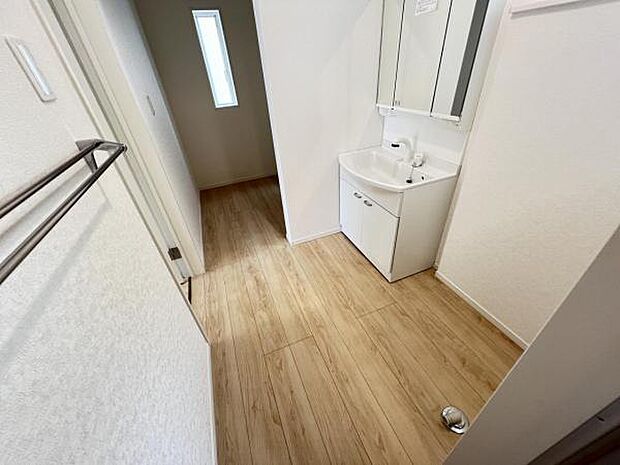 脱衣所は小さなお子様がいるご家庭にも重宝されます。