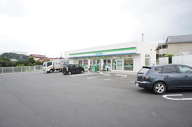 セブン-イレブン 伊勢原下落合店まで約320m(徒歩4分)