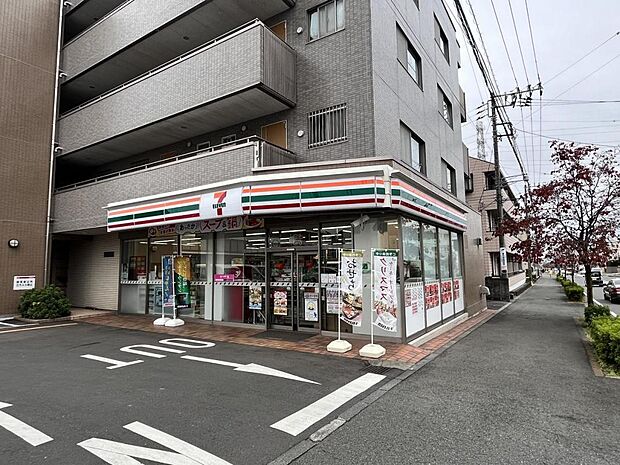 セブン-イレブン 伊勢原池端店まで約1380m(徒歩18分)