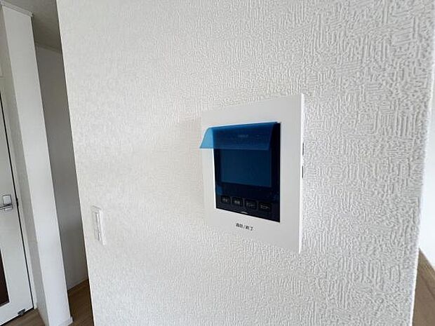 訪問者を確認できるTVモニター付きインターフォンです。