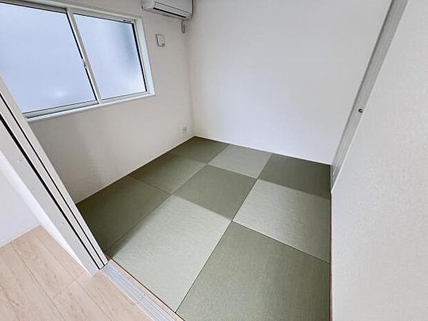 和室スペースです。畳のお部屋は寛げる空間ですね。