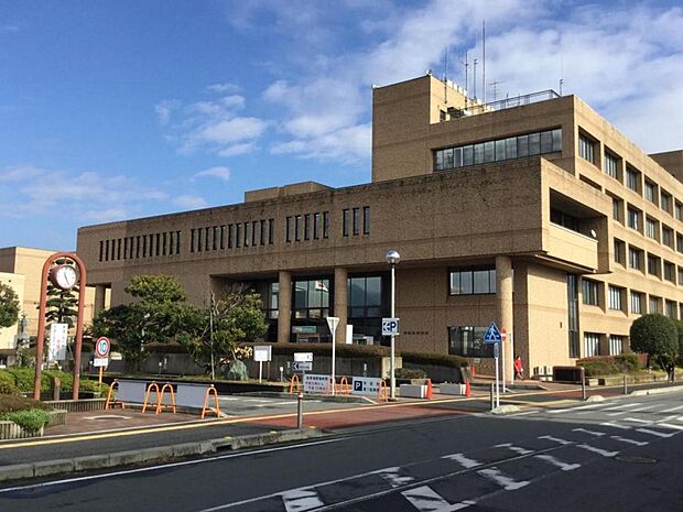 伊勢原市役所まで約2430m(徒歩31分)