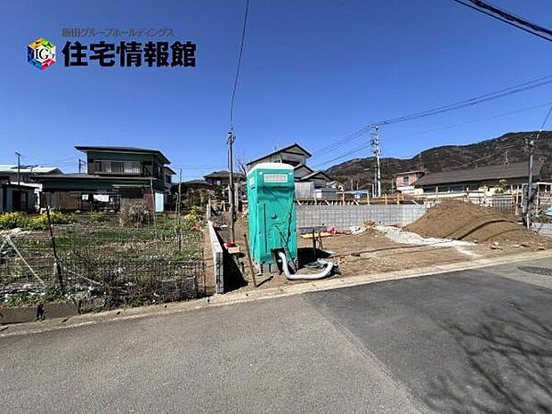 前面道路を含めた現地写真です。ぜひ周辺環境も併せてご覧ください。