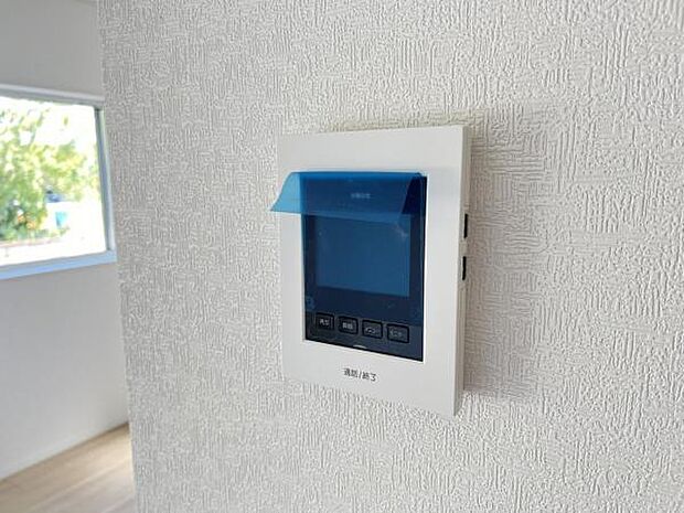 訪問者を確認できるTVモニター付きインターフォンです。