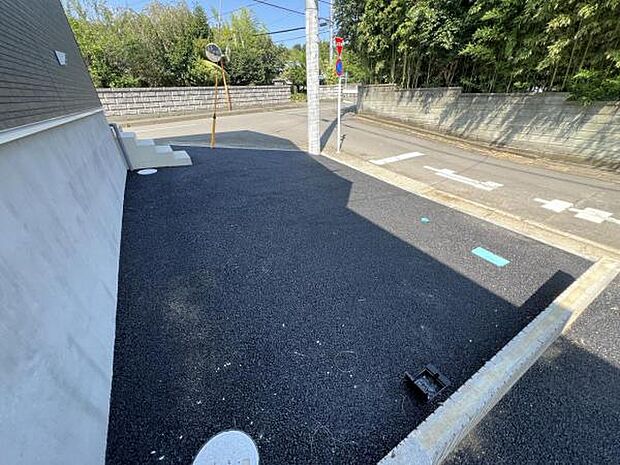 駐車場ももちろん完備しておりますのでお車所有の方にも心強いです。