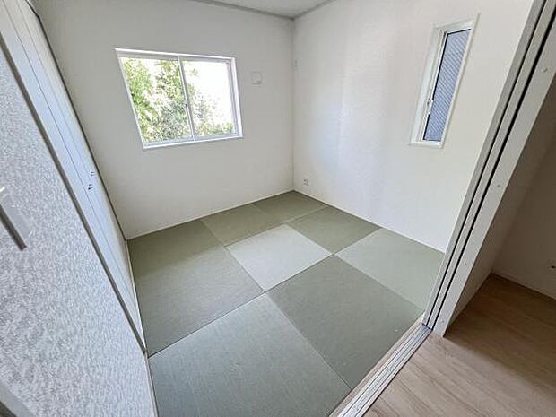 和室スペースです。畳のお部屋は寛げる空間ですね。