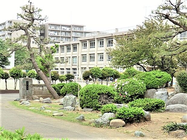 寒川町立一之宮小学校まで約420m(徒歩6分)