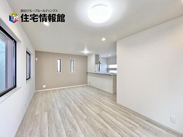 家族とゆったり時間を過ごせるリビングダイニング。