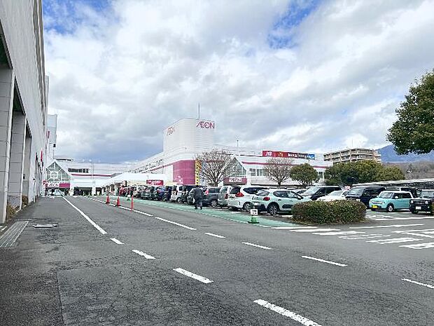 イオン秦野店まで約630m(徒歩8分)