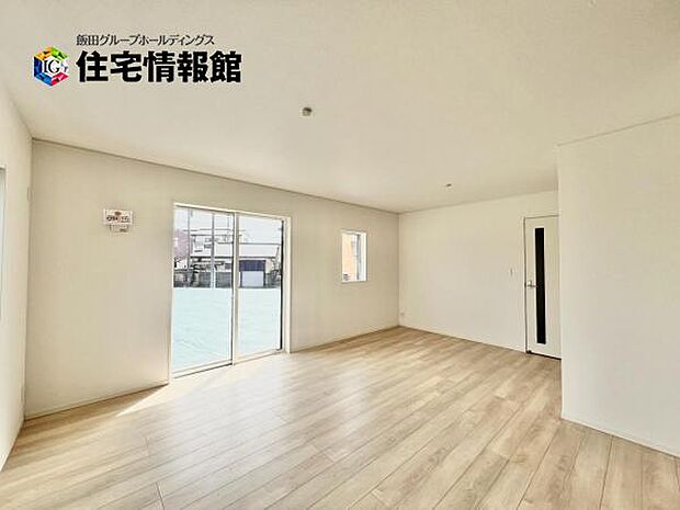 家族とゆったり時間を過ごせるリビングダイニング。