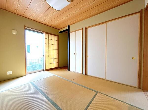 一部屋あるとうれしい和室。客間、晩酌、家族団らんなど色々使えますね。