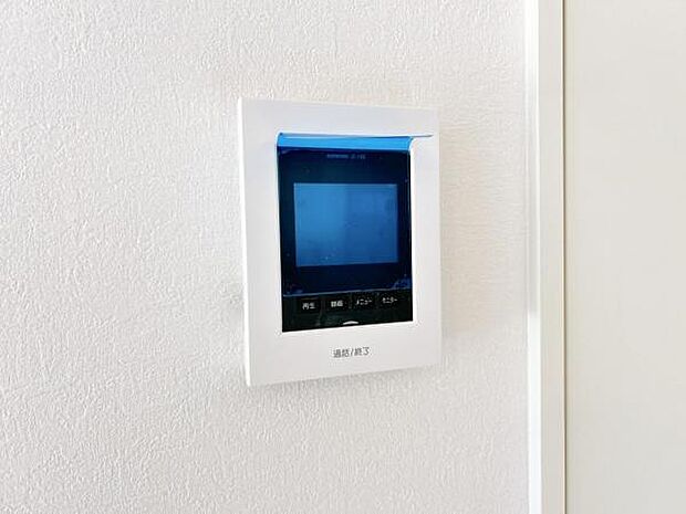 訪問者を確認できるTVモニター付きインターフォンです。