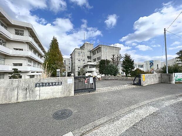 秦野市立北中学校まで約1700m(徒歩22分)