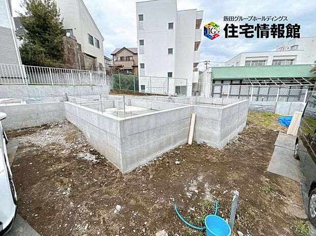 セカンドカーにも便利な駐車2台可能です。