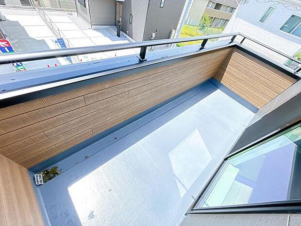 お洗濯ものを気持ち良く太陽の光で干せるのが嬉しいですね。