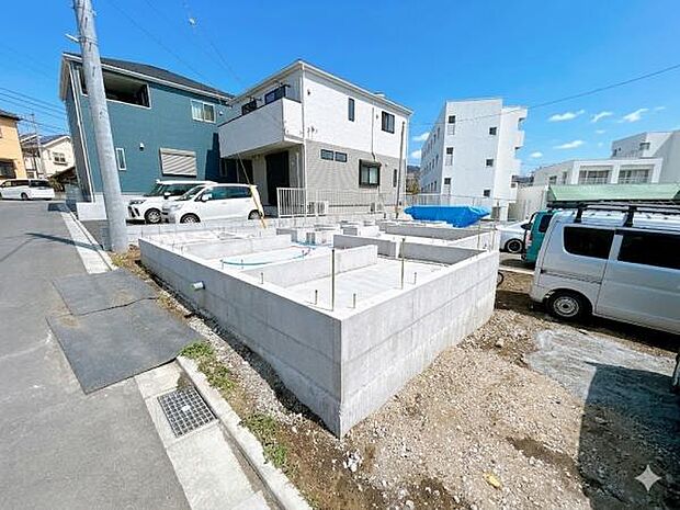 セカンドカーにも便利な駐車2台可能です。