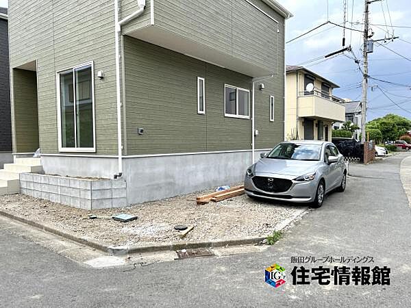 セカンドカーにも便利な駐車2台可能です。