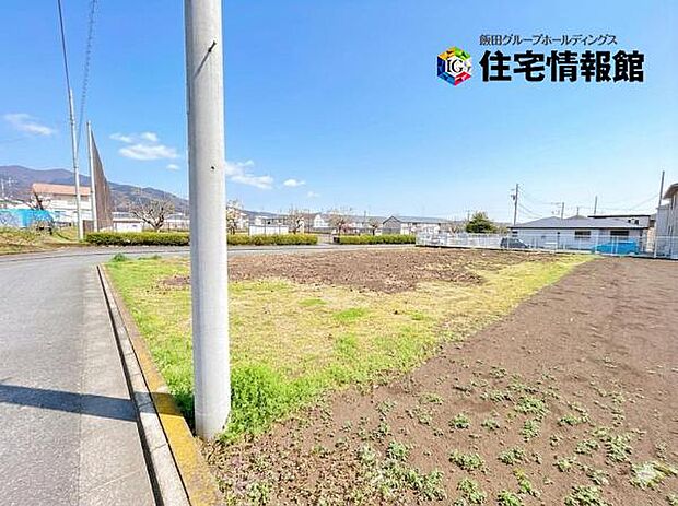 脱衣所にランドリースペースがあります、雨の日も急ぎ洗いも安心ですね。