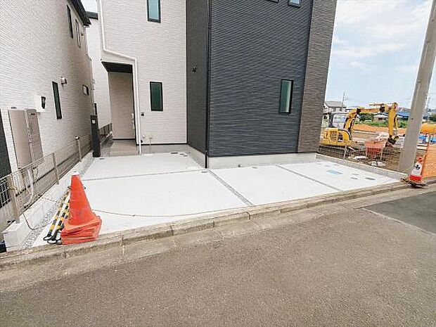 駐車場ももちろん完備しておりますのでお車所有の方にも心強いです。