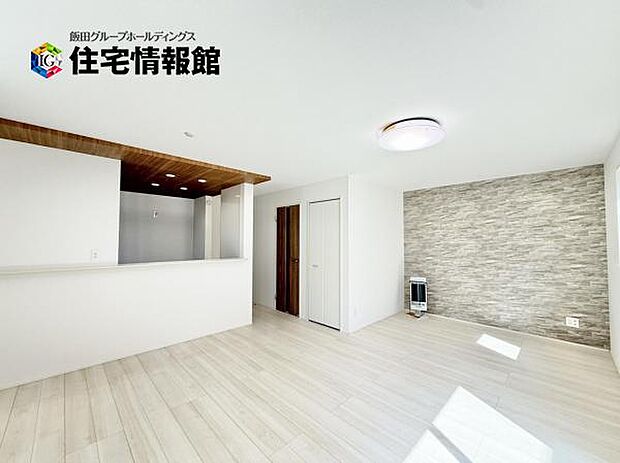 暖かな日差しが差し込むリビングダイニングです。