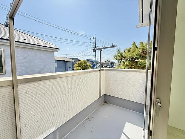 お洗濯ものを気持ち良く太陽の光で干せるのが嬉しいですね。