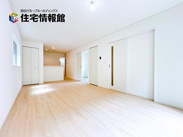 暖かな日差しが差し込むリビングダイニングです。