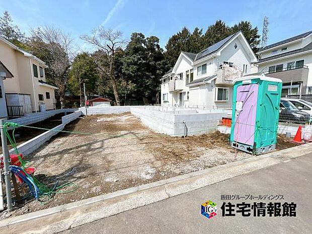 3台駐車可能なので、ご家族で複数台所有する際や来客時に役立ちます。
