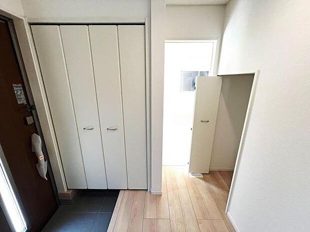 玄関ホールの画像です。