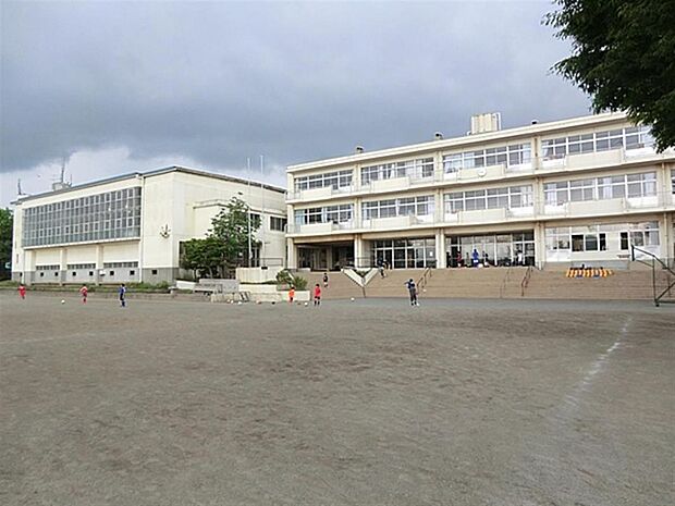 伊勢原市立成瀬小学校まで約550m（徒歩7分）