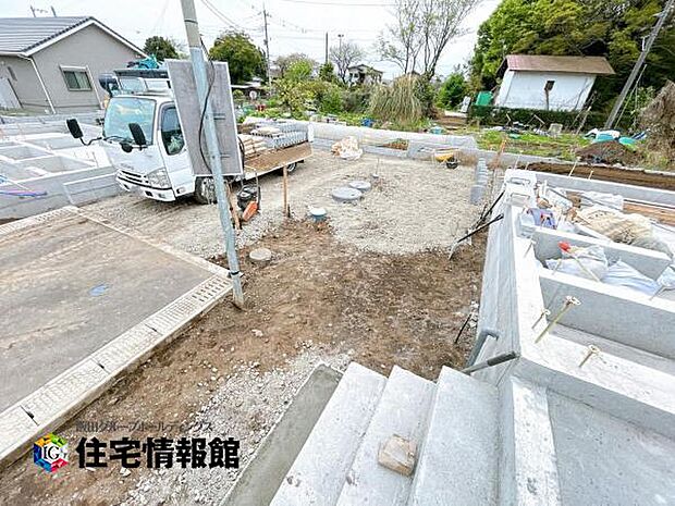 3台駐車可能なので、ご家族で複数台所有する際や来客時に役立ちます。(車種によります)