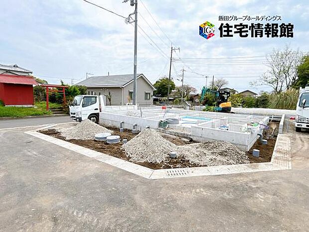 3台駐車可能なので、ご家族で複数台所有する際や来客時に役立ちます。(車種によります)