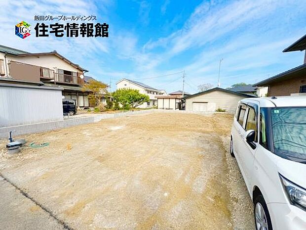 3台駐車可能なので、ご家族で複数台所有する際や来客時に役立ちます。