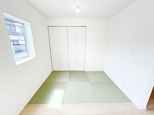 和室スペースです。畳のお部屋は寛げる空間ですね。