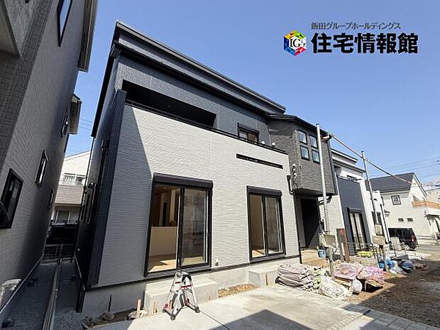 建物外観にアクセントが生まれ、重厚な外観を創り出しています。