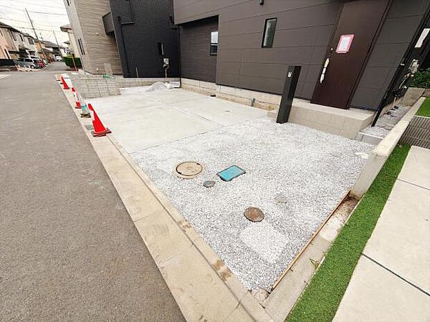駐車場ももちろん完備しておりますのでお車所有の方にも心強いです。