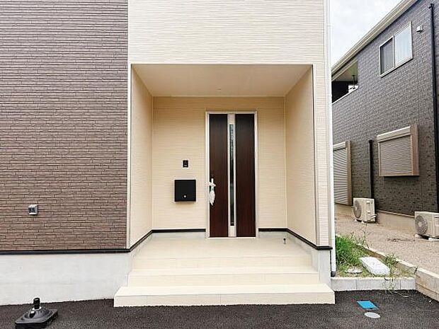 いつも気持ちよくご家族を迎えられる玄関です。