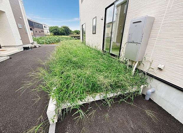 お庭スペースは、ガーデニングやお子様との外遊びなど多彩な用途でお楽しみいただけます。