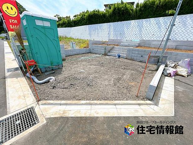セカンドカーにも便利な駐車2台可能です。(車種によります)