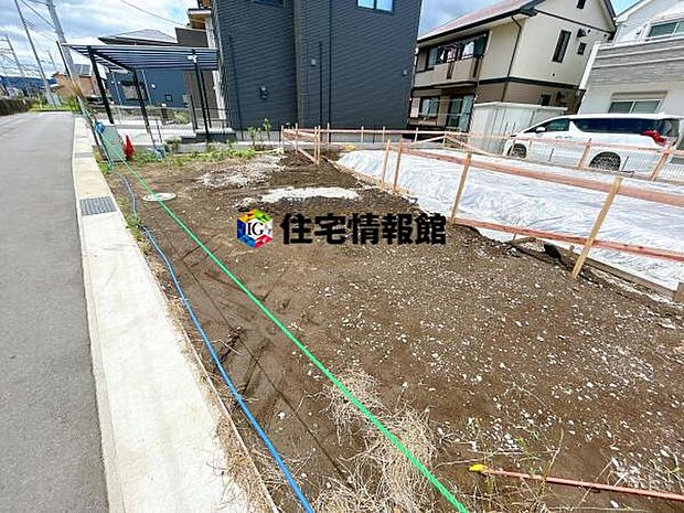 4台駐車可能なので、ご家族で複数台所有する際や来客時に役立ちます。