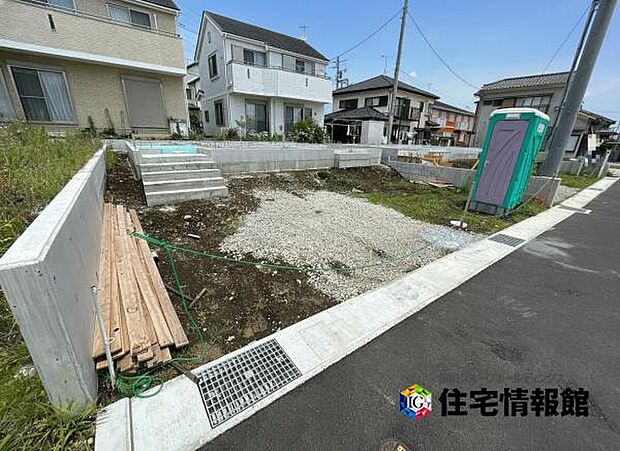 3台駐車可能なので、ご家族で複数台所有する際や来客時に役立ちます。