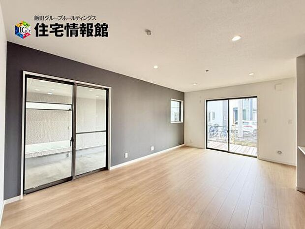 家族団らんの場所としてゆったりと居心地の良いリビングです。