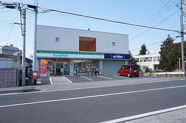ファミリーマート 新松田店まで約427m(徒歩6分)